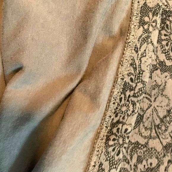 Forever 21 Gray Floral Lined Pull On Mini Skirt M (C-002) - Picture 2 of 5